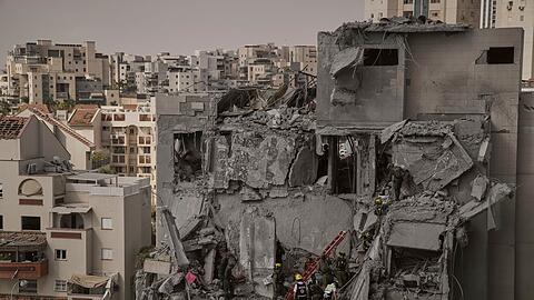 Vier Menschen wurden in der israelischen Stadt Beerscheva getötet, als ihr Wohnhaus von einer iranischen Rakete getroffen wurde.