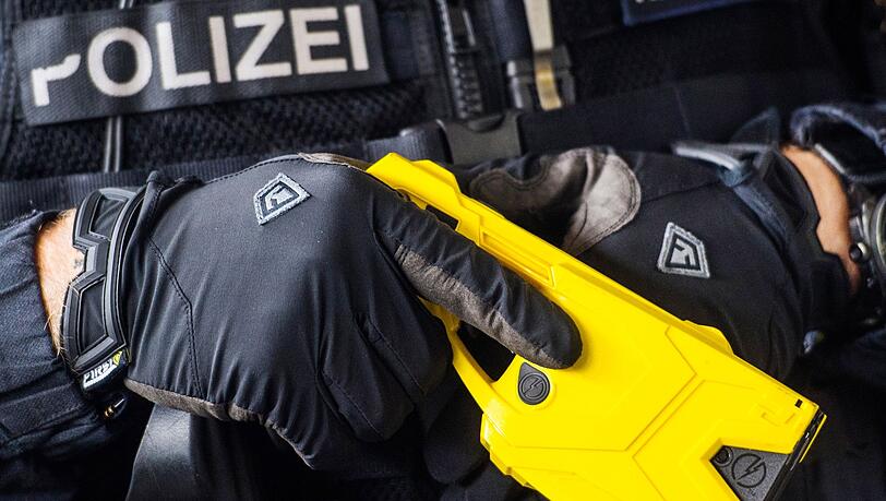 Der Einsatz der Taser birgt auch Gefahren. (Archivbild) Der Einsatz der Taser birgt auch Gefahren. (Archivbild)