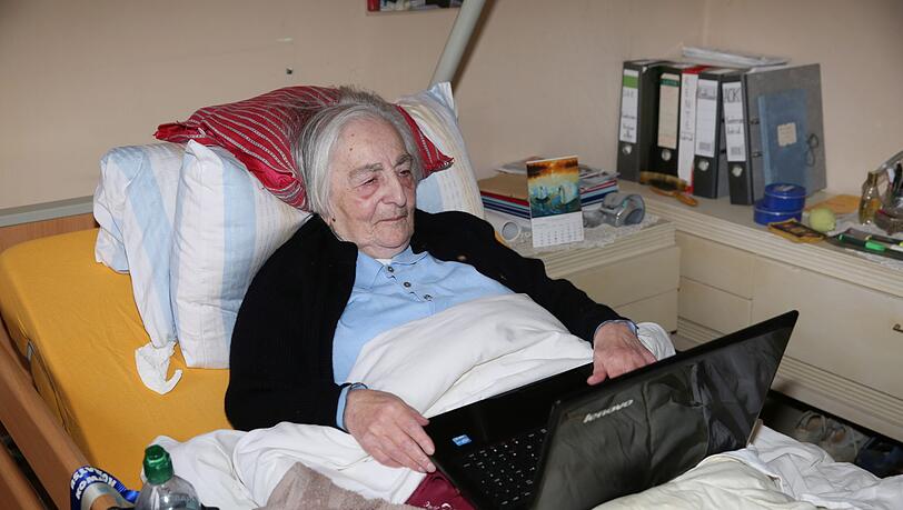 Astrid Kanterian schaut gerne Filme auf dem Laptop – am liebsten "Mr. Bean". Astrid Kanterian schaut gerne Filme auf dem Laptop – am liebsten "Mr. Bean".