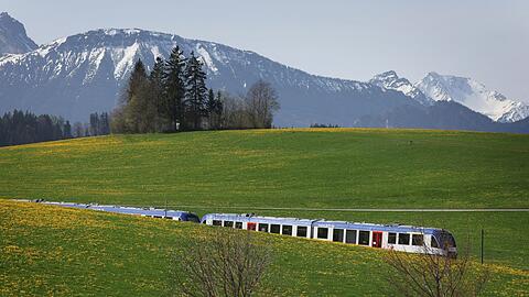 Regionalz&uuml;ge &uuml;bernehmen auch in Bayern eine immens wichtige Aufgabe im Bahnnetz. (Symbolbild)
