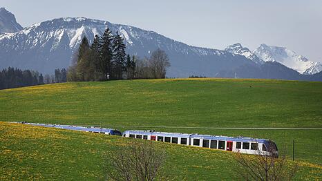 Regionalz&uuml;ge &uuml;bernehmen auch in Bayern eine immens wichtige Aufgabe im Bahnnetz. (Symbolbild)
