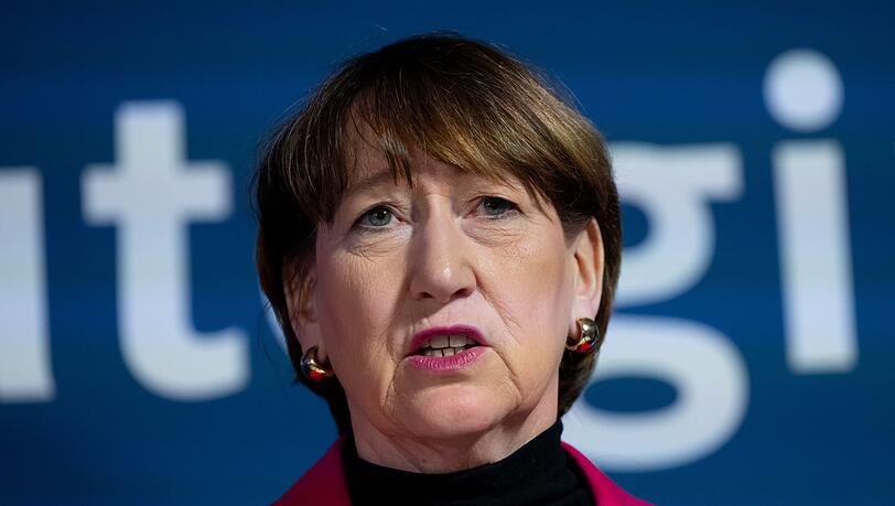 VDA-Chefin Hildegard M&uuml;ller warnt vor weiteren Stellenverlagerungen der Autoindustrie ins Ausland. (Archivbild)