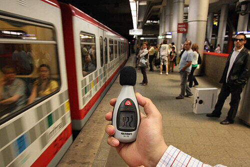 Tief unter der Erde ist eine von Nürnbergs lautesten Stellen: In einem U-Bahngeschoss am Plärrer wurden 92,2 dB gemessen.