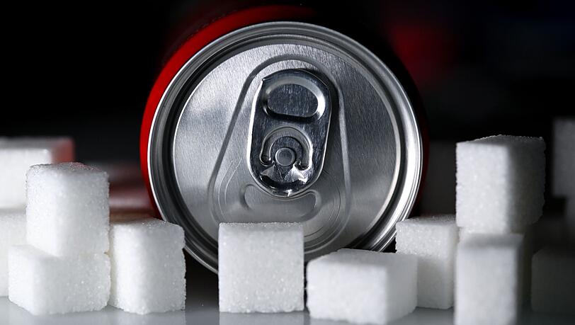 Union und SPD hatten lange um die Details einer Steuer auf zuckerhaltige Getränke gerungen. (Symbolbild) Union und SPD hatten lange um die Details einer Steuer auf zuckerhaltige Getränke gerungen. (Symbolbild)