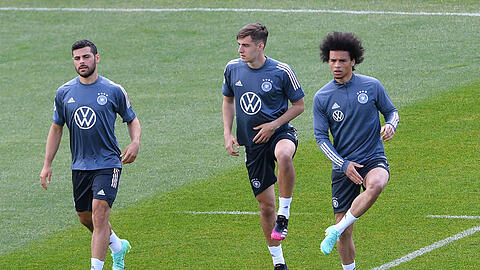 Die beiden Ex-Löwen Kevin Volland (l) und Florian Neuhaus stehen in Löws Kader für die EM - wie Bayerns Leroy Sané (r). (Archivbild)