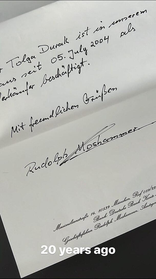 Mit der AZ teilt Tolga Durak exklusive Dokumente aus seiner Zeit bei Rudolph Moshammer. Hier sieht man seinen Arbeitsvertrag – inklusive Unterschrift vom berühmten Chef.