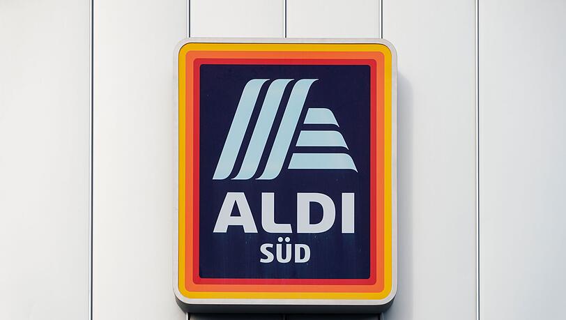 Aldi Süd ist einer der größten Lebensmittelhändler in Deutschland. Aldi Süd ist einer der größten Lebensmittelhändler in Deutschland.