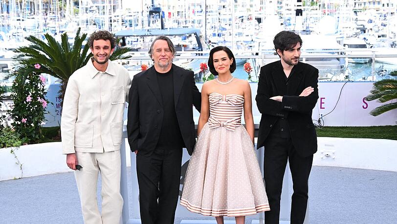 Photocall f&uuml;r den Film &bdquo;Nouvelle Vague&ldquo; in Cannes mit Aubry Dullin, Richard Linklater, Zoey Deutch, Guillaume Marbeck.