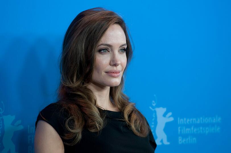 Schauspielerin Angelina Jolie stellte in Berlin ihren neuen Film vor. In "In the Land of Blood and Honey" spielte sie aber nicht mit, sondern führte Regie.