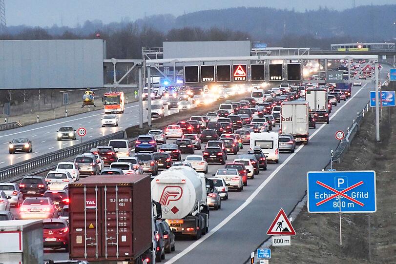 Der heldenhafte Einsatz einiger Autofahrer rettete einem Mann am Dienstagnachmittag womöglich das Leben.
