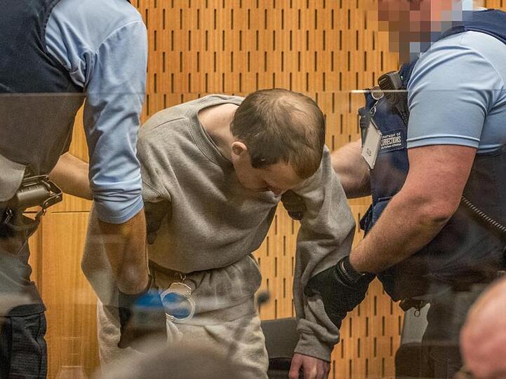Der Attentäter von Christchurch anders als befürchtet doch nicht mehr selbst das Wort ergreifen.