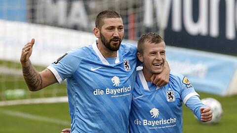 Sechzigs weiße Brasilianer: Sascha Mölders (l.) und Neuzugang Richard Neudecker zeigten gegen Lübeck allerfeinste Fußballkunst.