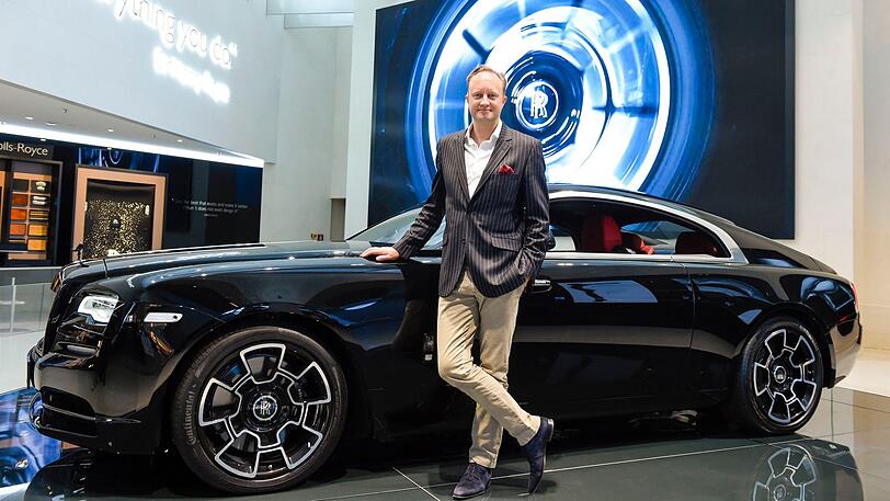 Ex-Rolls-Royce-Designchef Giles Taylor vor dem Modell Wraith Black Badge. Jetzt bringt er den China-Markt auf Vordermann.