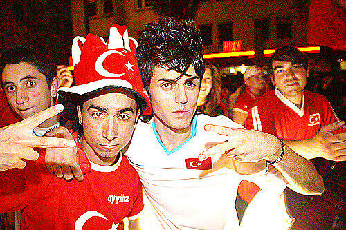 Türkische Fans im Fußball-Fieber