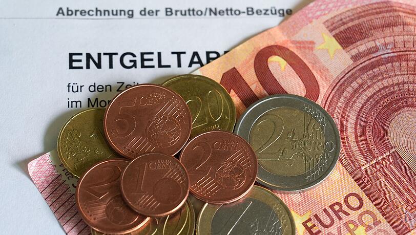Am 1. Januar steigt der gesetzliche Mindestlohn von 12,82 auf 13,90 Euro. (Symbolbild) Am 1. Januar steigt der gesetzliche Mindestlohn von 12,82 auf 13,90 Euro. (Symbolbild)