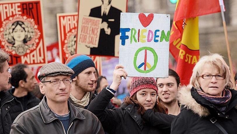 Ein Protest für Frieden und mehr Gerechtigkeit. Ein Protest für Frieden und mehr Gerechtigkeit.
