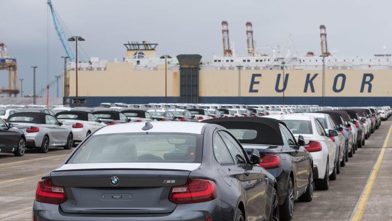 Neuwagen des BMW-Konzerns stehen auf dem Autoterminal der BLG Logistics Group in Bremerhaven zur Verschiffung bereit. Rund 20 Prozent der deutschen Autoexporte gehen nach Großbritannien. Neuwagen des BMW-Konzerns stehen auf dem Autoterminal der BLG Logistics Group in Bremerhaven zur Verschiffung bereit. Rund 20 Prozent der deutschen Autoexporte gehen nach Großbritannien.