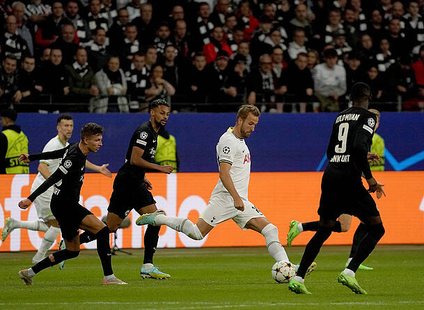 Auch Harry Kane und Kolo Muani sind Kandidaten beim FC Bayern. Auch sie werden aber nicht günstig zu haben sein. Auch Harry Kane und Kolo Muani sind Kandidaten beim FC Bayern. Auch sie werden aber nicht günstig zu haben sein.