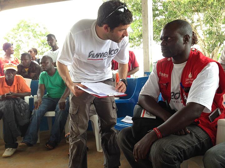 Der Münchner Raphael Marcus (32) ist seit Montag für "humedica" im Einsatz in Liberia.