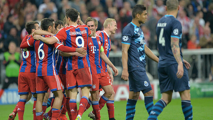 Im Viertelfinale der Champions-League-Saison 2014/15 bekam es der FC Bayern mit Porto zu tun - und die Jungs des damaligen Trainers Pep Guardiola taten sich schwerer als vermutet. Im Hinspiel setzten sich die Portugiesen 3:1 im heimischen Estadio do Dragao durch. Im Rückspiel fegten die Bayern ihren Gegner mit 6:1 ab. 

Die Tore schossen Thiago, Jérôme Boateng, Robert Lewandowski, Thomas Müller. 
