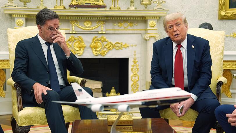 US-Präsident Trump droht russischen Handelspartnern mit 100-Prozent-Zöllen bei einem Treffen mit Nato-Generalsekretär Rutte.