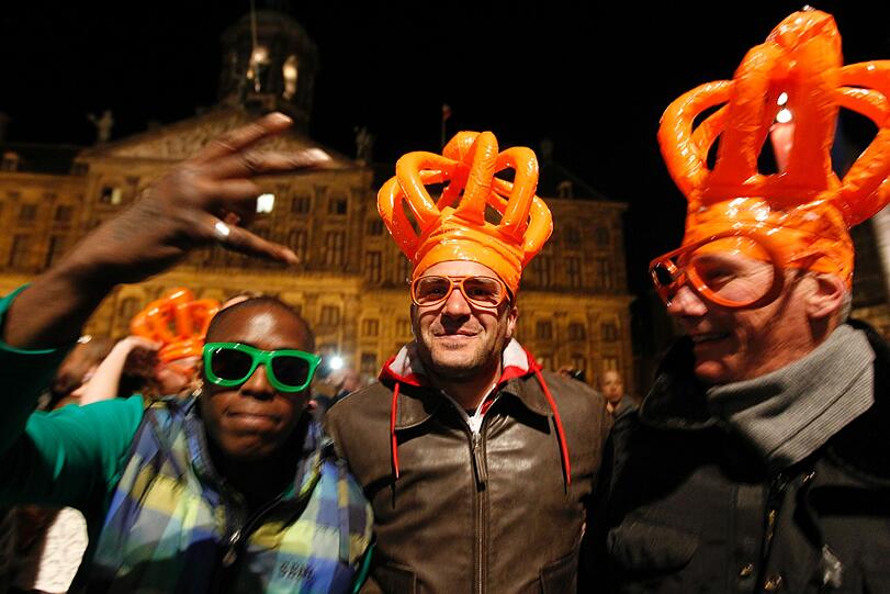 "Oranje" feiert den Thronwechsel.