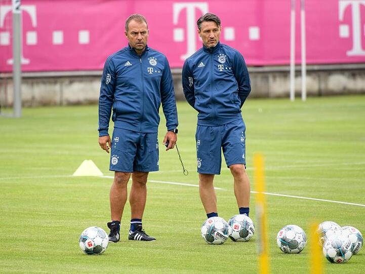 Coach Niko Kovac (r) und Co-Trainer Hansi Flick beim Training des FC Bayern München.