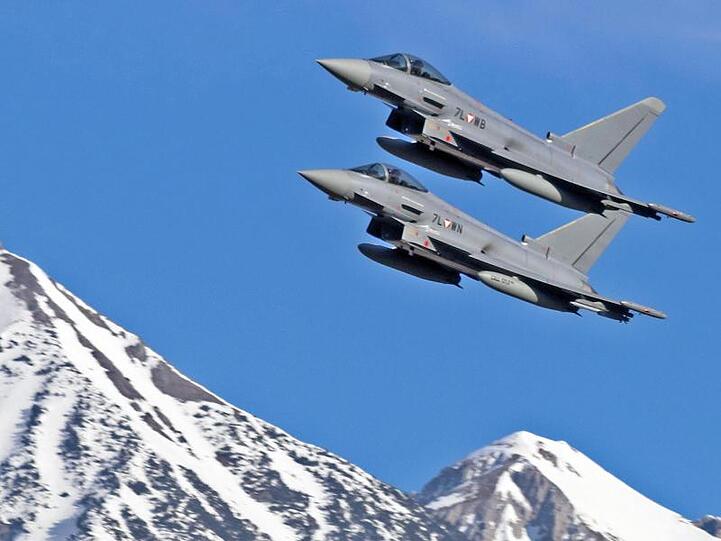 Österreich hatte sich 2003 für den Kauf von 18 Eurofightern entschlossen, später wurde auf 15 Jets abgespeckt.