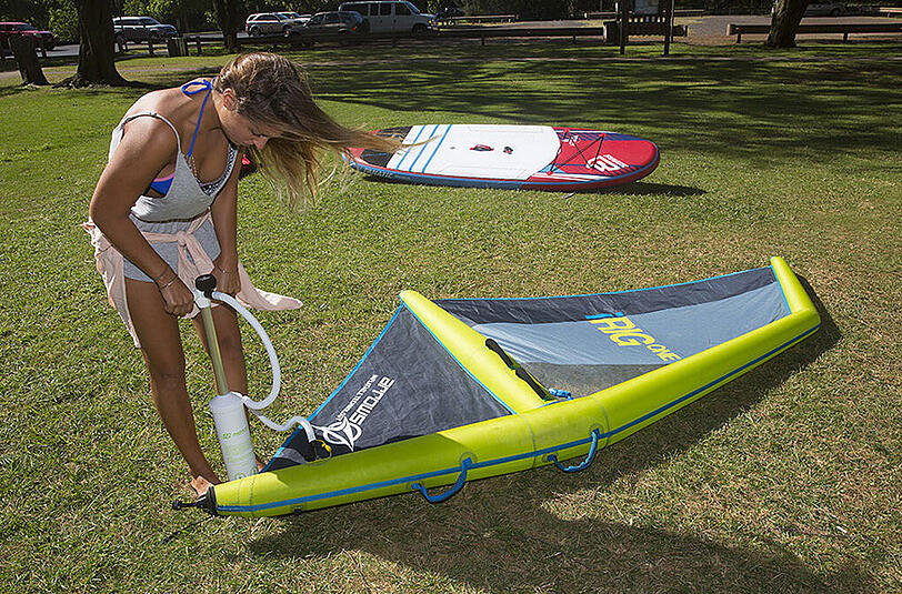 Das iRIG besticht einerseits durch sein geringes Gewicht &ndash; es ist mit etwa 1,5 bis 2 Kilogramm 70 Prozent leichter als ein normales Windsurf-Segel &ndash; seine Transport- und Schwimmfähigkeit. Zudem ist aber die Form und Sicherheit eines üblichen Segels gegeben.