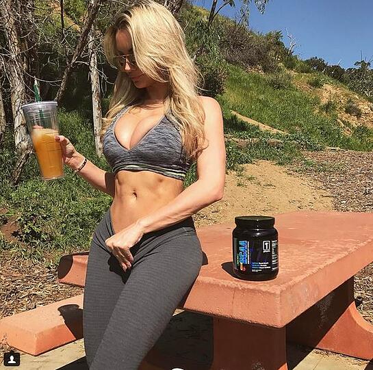 Weitere Bilder vom US-Playmate Lindsey Pelas, die schon bald auf dem Golfplatz für Aufsehen sorgen könnte.