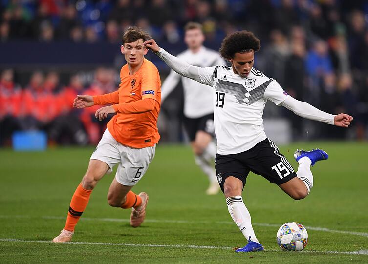 Leroy Sané trifft nach feiner Einzelaktion gegen die Niederlande
