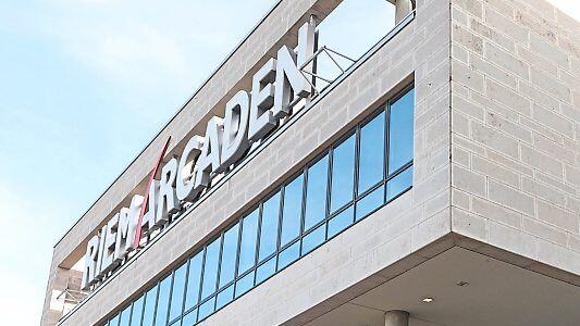Einkaufszentrum mit 300 Geschäften: die Riem-Arcaden.