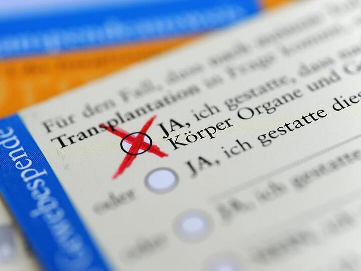 Rückseite eines ausgefüllten Organspendeausweises.