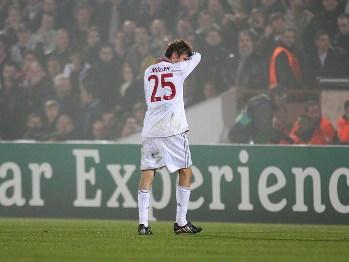 Bitterer Abgang eines Aufsteigers: Thomas Müller trottet nach Gelb-Rot vom Platz