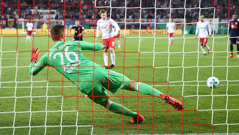 SVEN ULREICH: NOTE 2 - Zuletzt drei Spiele zu null. Der Neuer-Ersatzmann stark vis-a-vis gegen Forsberg (25.). Hielt alles, was auf ihn zukam. Machtlos beim Forsberg-Elfmeter (68.). SVEN ULREICH: NOTE 2 - Zuletzt drei Spiele zu null. Der Neuer-Ersatzmann stark vis-a-vis gegen Forsberg (25.). Hielt alles, was auf ihn zukam. Machtlos beim Forsberg-Elfmeter (68.).