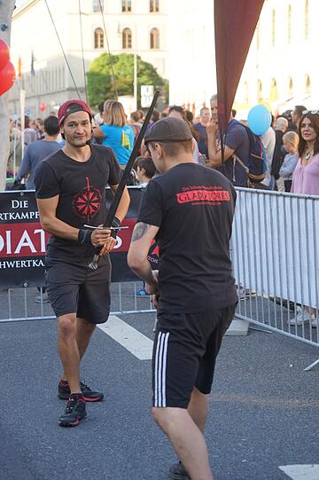 Gladiatoren-Schwertkampf bei Streetlife-Festival
