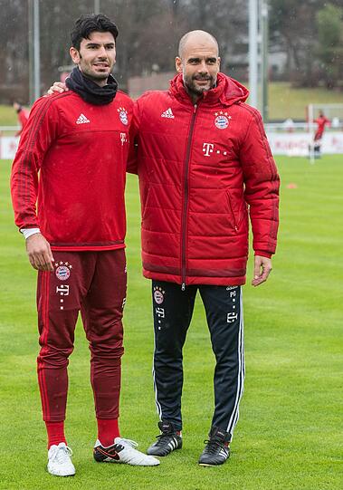 Serdar Tasci war am Mittwoch das erste Mal im Mannschaftstraining des FC Bayern.