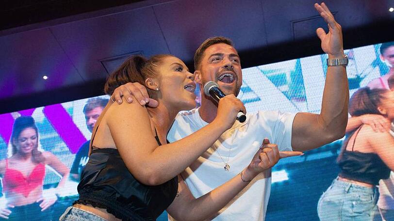 Janine und Tobi kurz nach ihrem Gewinn im "PBB"-Haus