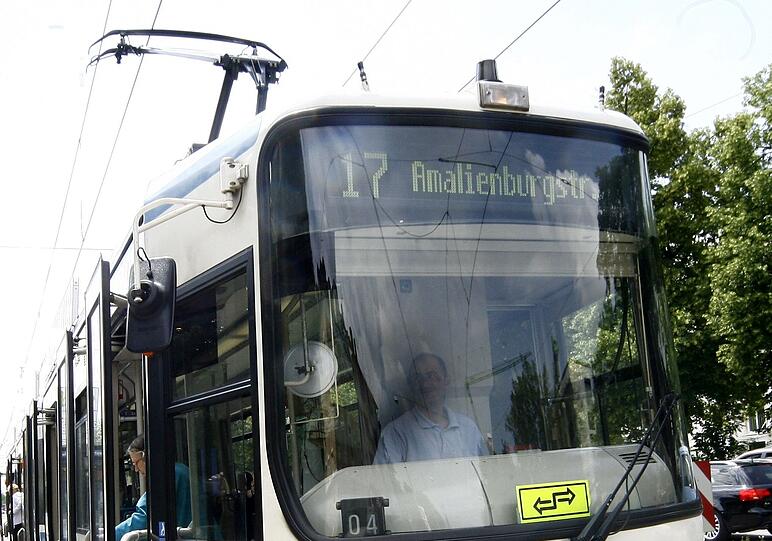 Eine Tram der Linie 17 wurde zu einer Vollbremsung gewungen.