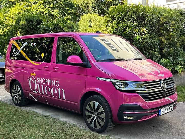 Der legendäre rosa Bus von "Shopping Queen".