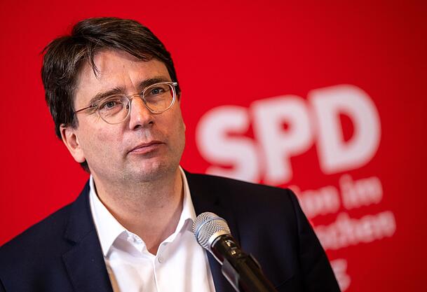 SPD-Wirtschaftssprecher Florian von Brunn. Er nennt den Umgang mit den Lilium-Mitarbeitern einen "echten Skandal". SPD-Wirtschaftssprecher Florian von Brunn. Er nennt den Umgang mit den Lilium-Mitarbeitern einen "echten Skandal".