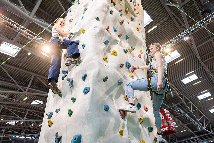 Wer hoch hinaus will, erklimmt den vom DAV betreuten Kletterturm.