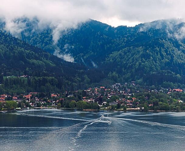 Beliebtes Ausflugsziel auch bei Touristen aus Österreich: der Tegernsee. Beliebtes Ausflugsziel auch bei Touristen aus Österreich: der Tegernsee.