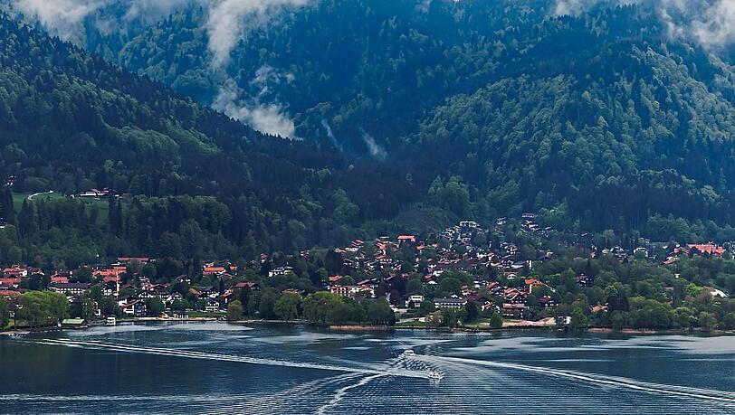 Jahrelang galt der Umbau einer Berghütte oberhalb des Tegernsees als Schwarzbau. Nun ist plötzlich alles anders.