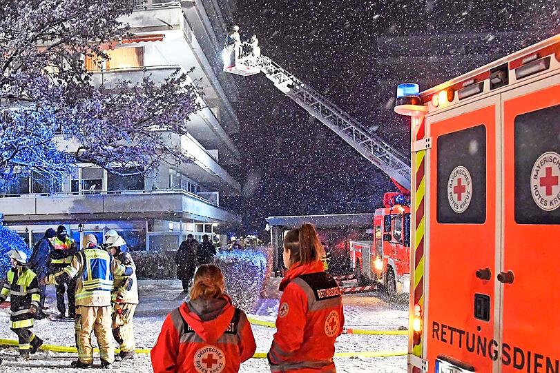 Im Verlauf des Einsatzes wurden weitere Helfer angefordert.