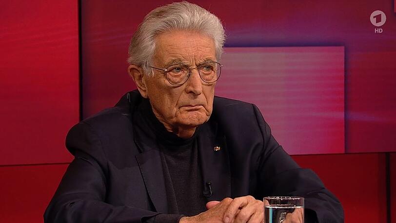 Der ehemalige Bundesinnenminister Gerhart Baum forderte: "Kommen wir doch endlich zur Besinnung!" Der ehemalige Bundesinnenminister Gerhart Baum forderte: "Kommen wir doch endlich zur Besinnung!"