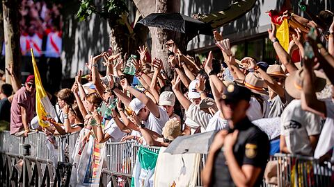 Wie in Madrid sind auch in Barcelona und auf den Kanarischen Inseln Gro&szlig;veranstaltungen mit Papst Leo XIV. geplant.