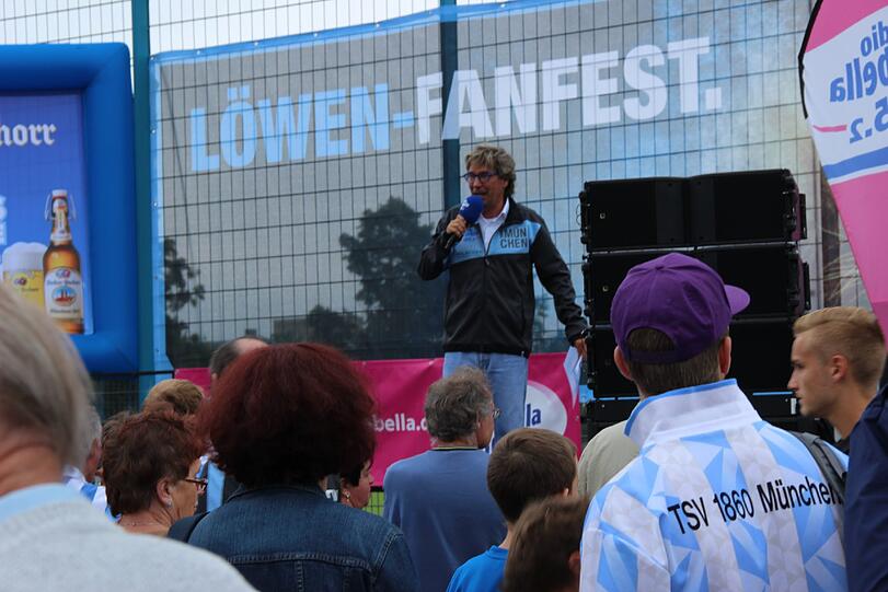 Weitere Bilder vom Löwen-Fanfest am Trainingsgelände an der Grünwalder Straße.
