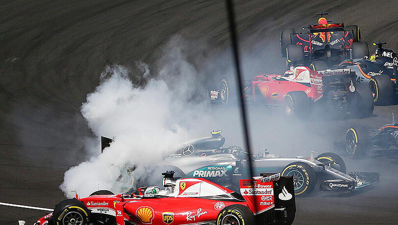 Kollision direkt nach dem Start: Für Vettel war das Rennen vorbei, Rosberg startete eine bemerkenswerte Aufholjagd. Kollision direkt nach dem Start: Für Vettel war das Rennen vorbei, Rosberg startete eine bemerkenswerte Aufholjagd.