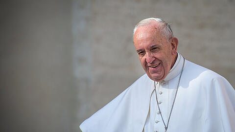 Im Umfeld von Papst Franziskus tauchen immer mehr Corona-Fälle auf.